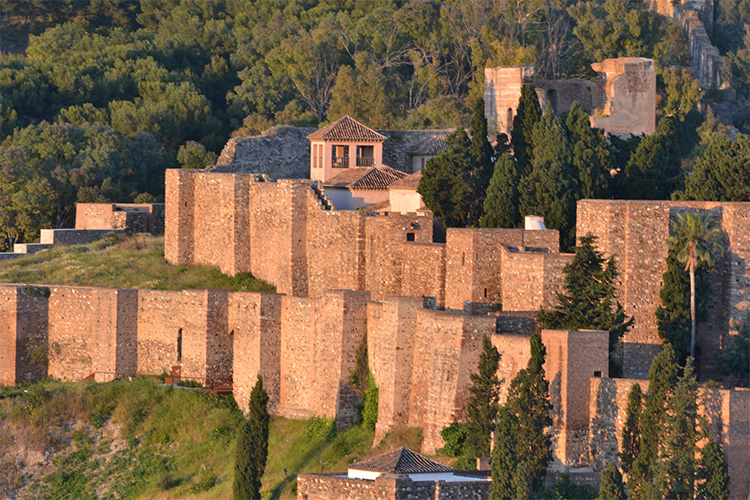 Castillo de Gibralfaro - Planes para que tu visita a Málaga se convierta en toda una experiencia