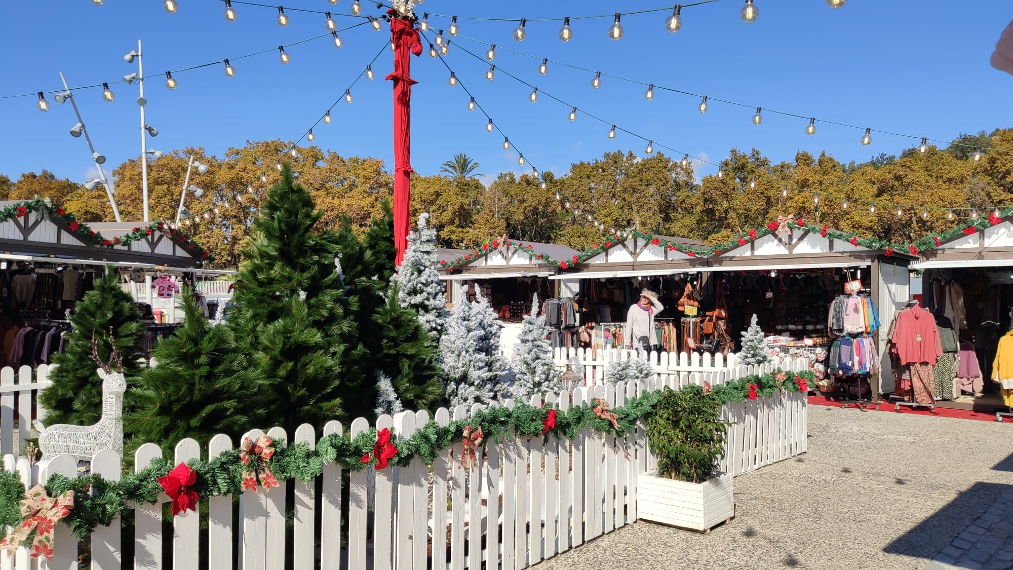 Mercadillo navideño del muelle uno-mejores mercadillos navideños para visitar en Málaga 2022